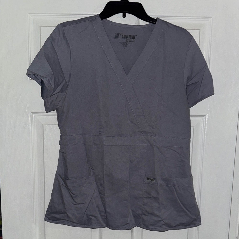 Grey's Anatomy Women's Short Sleeve V-Neck Top - Gray